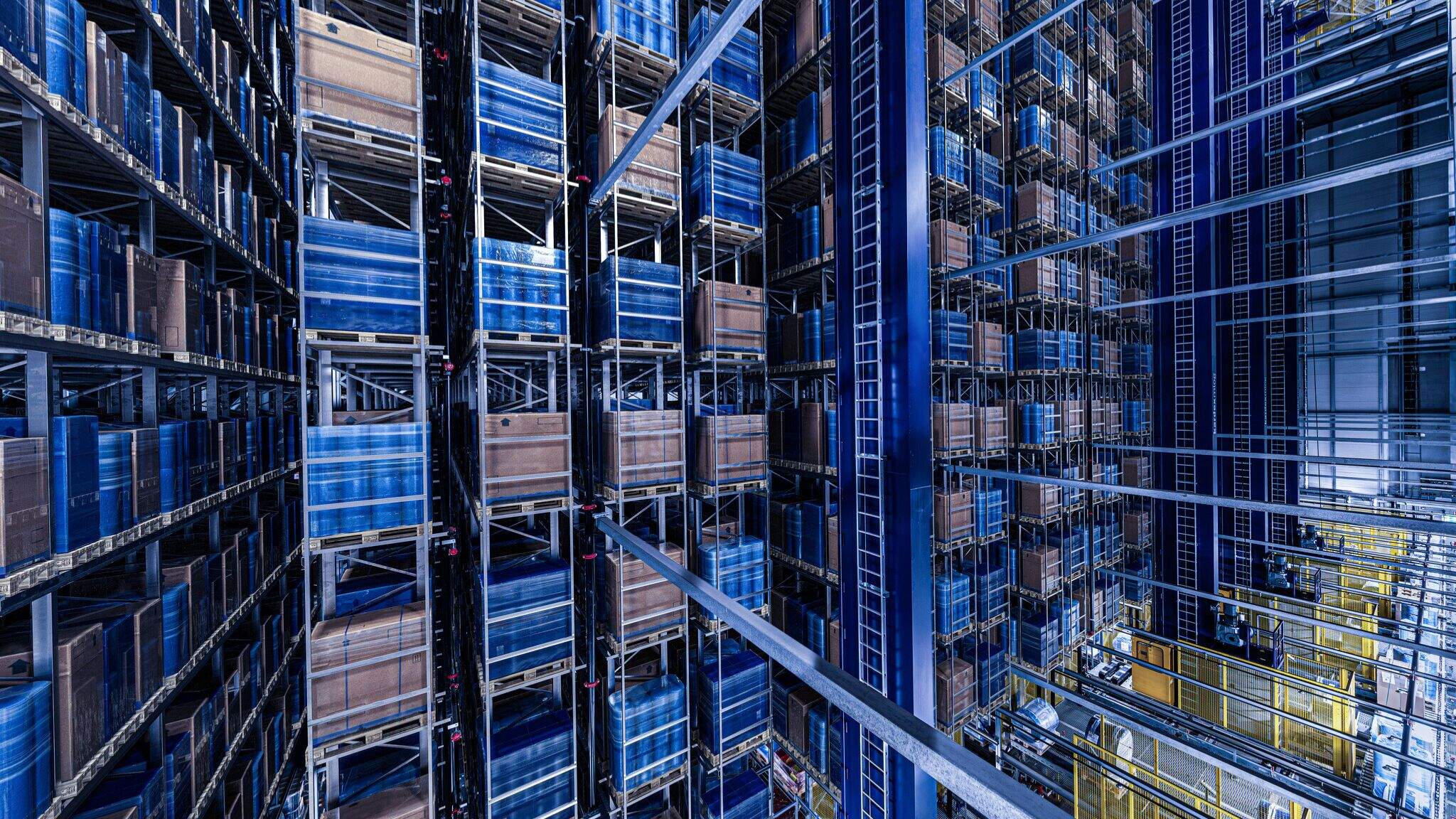 W Memmingen działa w pełni zautomatyzowany magazyn wysokiego składowania o pojemności 52 tys. palet.