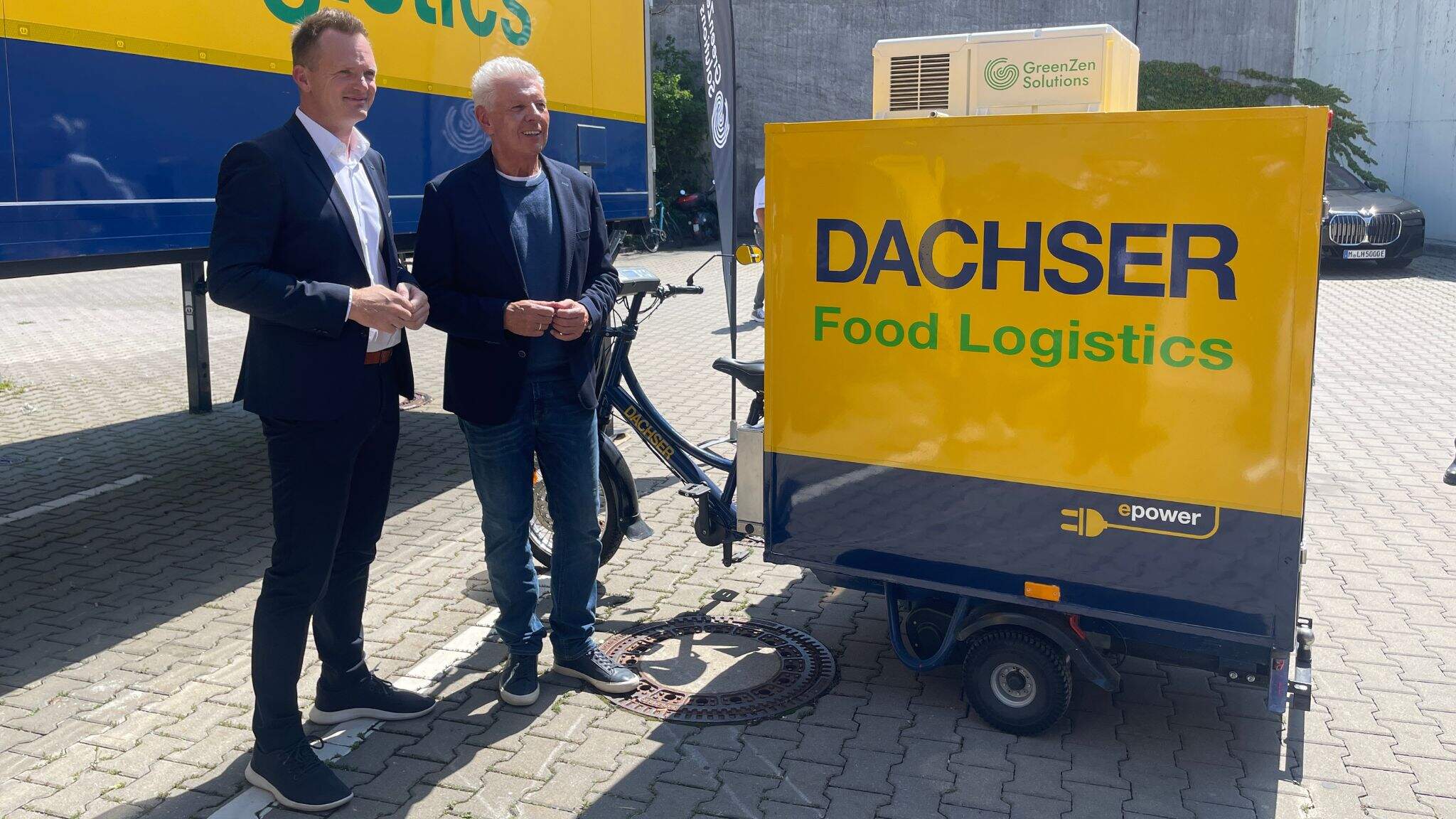 Stefan Behrendt, Managing Director Food Logistics at DACHSER (z lewej), oraz Dieter Reiter, Burmistrz Monachium.